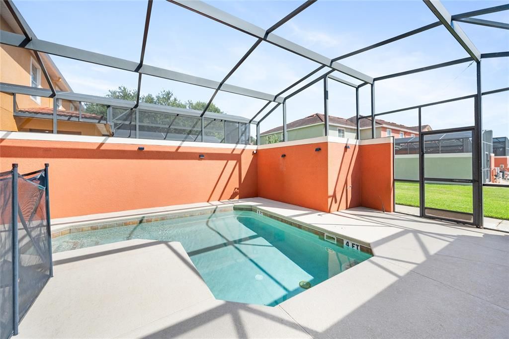 For Sale: $365,000 (4 beds, 3 baths, 1902 Square Feet)