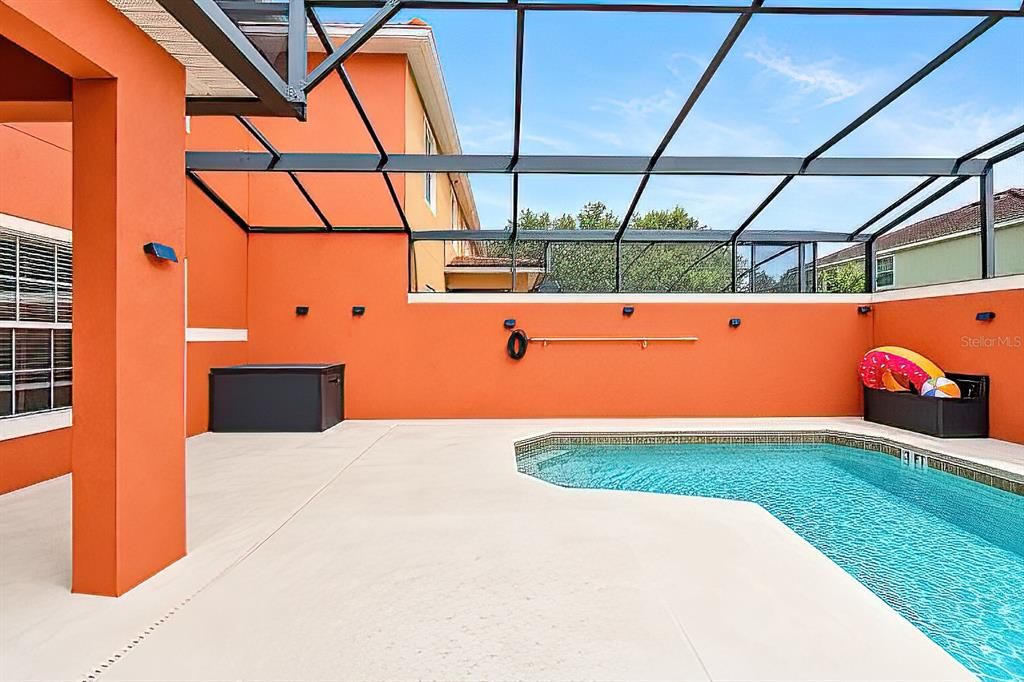 For Sale: $365,000 (4 beds, 3 baths, 1902 Square Feet)