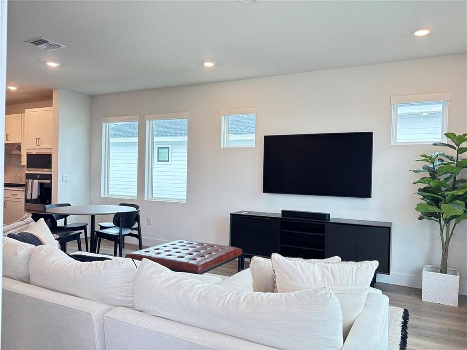 For Rent: $4,200 (3 beds, 2 baths, 1772 Square Feet)