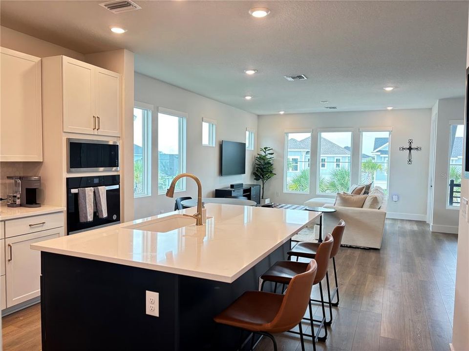 For Rent: $4,200 (3 beds, 2 baths, 1772 Square Feet)