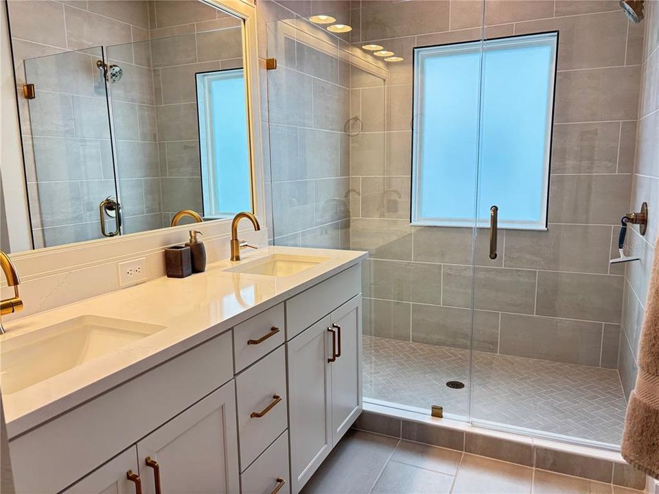 For Rent: $4,200 (3 beds, 2 baths, 1772 Square Feet)
