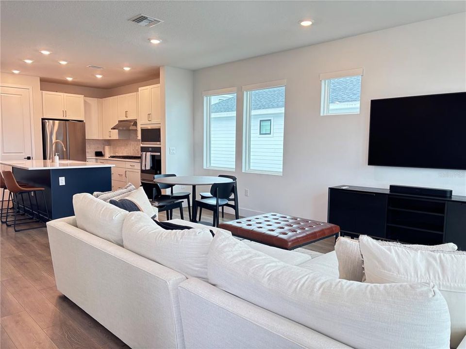For Rent: $4,200 (3 beds, 2 baths, 1772 Square Feet)