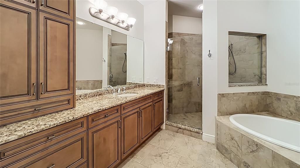 For Rent: $5,700 (3 beds, 3 baths, 2860 Square Feet)