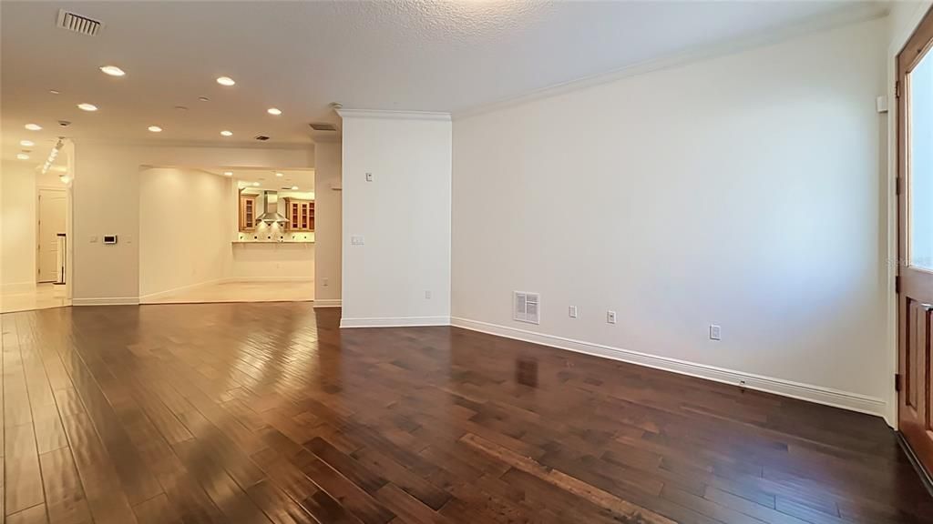 For Rent: $5,700 (3 beds, 3 baths, 2860 Square Feet)