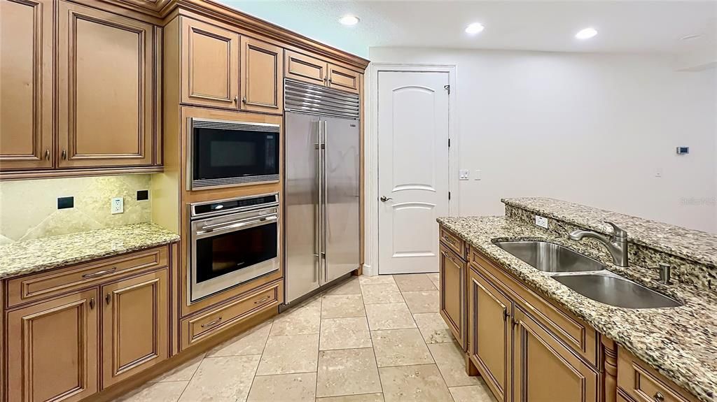 For Rent: $5,700 (3 beds, 3 baths, 2860 Square Feet)