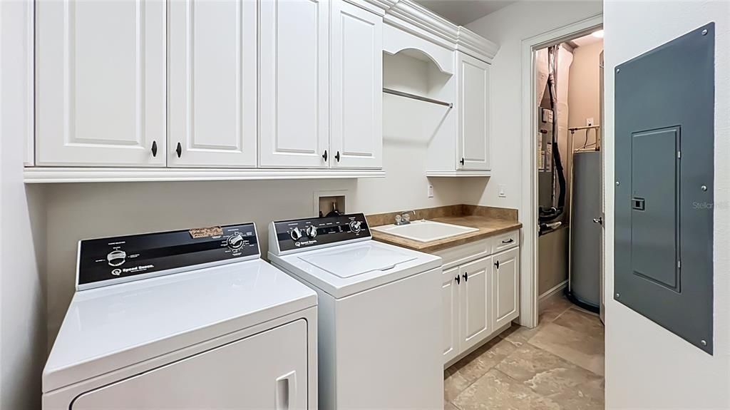 For Rent: $5,700 (3 beds, 3 baths, 2860 Square Feet)