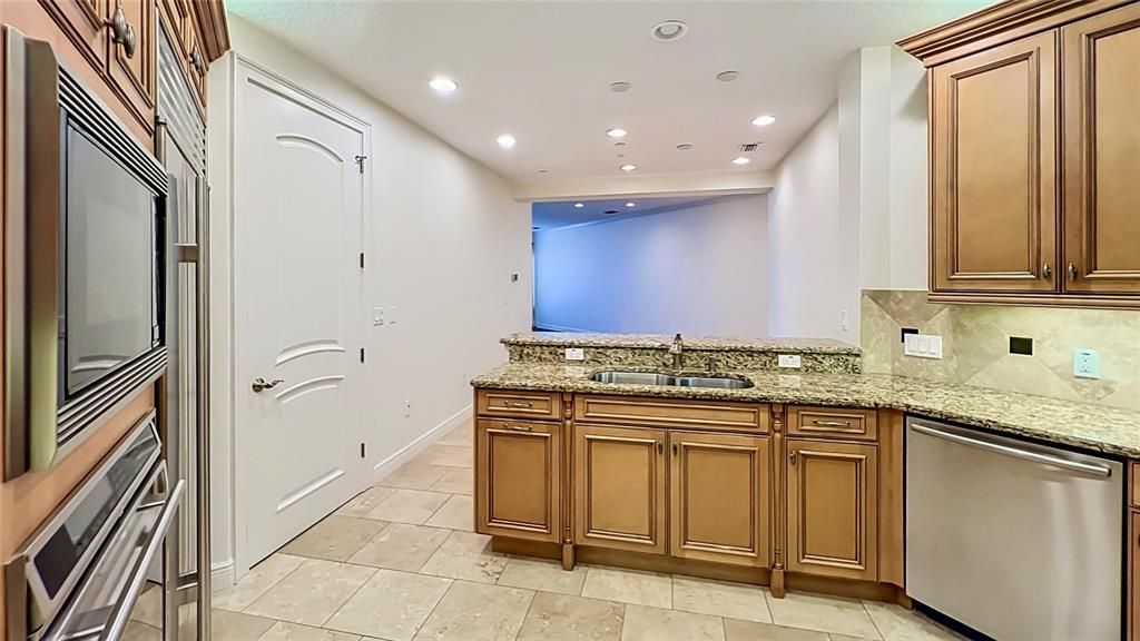 For Rent: $5,700 (3 beds, 3 baths, 2860 Square Feet)