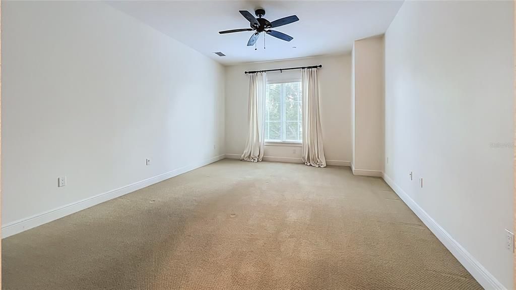For Rent: $5,700 (3 beds, 3 baths, 2860 Square Feet)