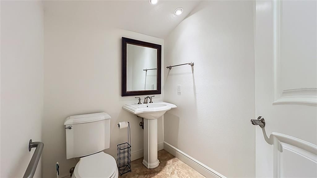 For Rent: $5,700 (3 beds, 3 baths, 2860 Square Feet)