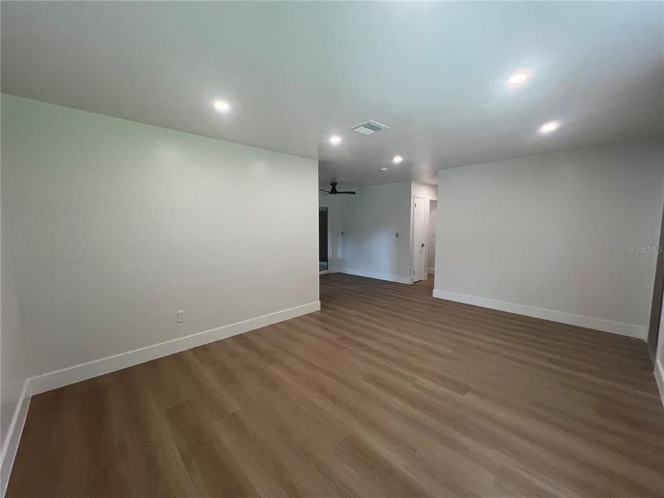 For Rent: $1,500 (2 beds, 2 baths, 914 Square Feet)