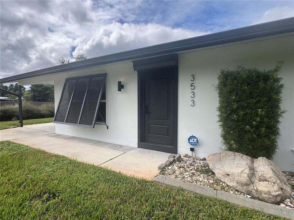 For Rent: $1,500 (2 beds, 2 baths, 914 Square Feet)