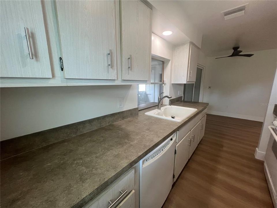 For Rent: $1,500 (2 beds, 2 baths, 914 Square Feet)
