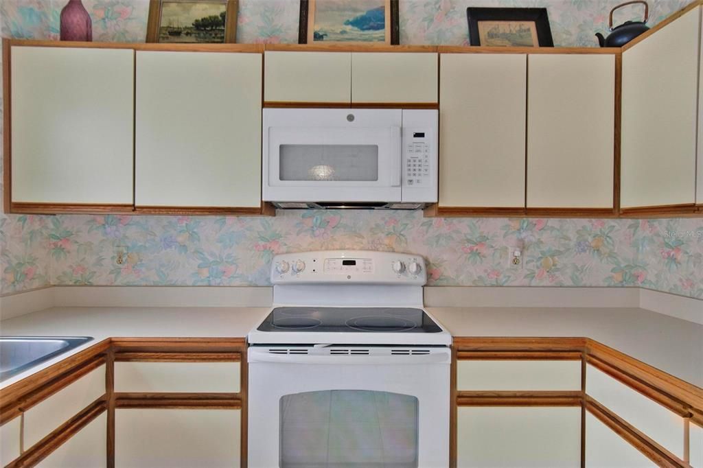 For Sale: $559,000 (3 beds, 2 baths, 1382 Square Feet)
