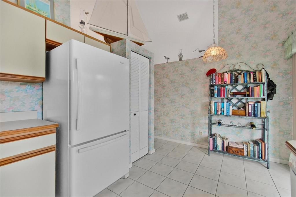 For Sale: $559,000 (3 beds, 2 baths, 1382 Square Feet)