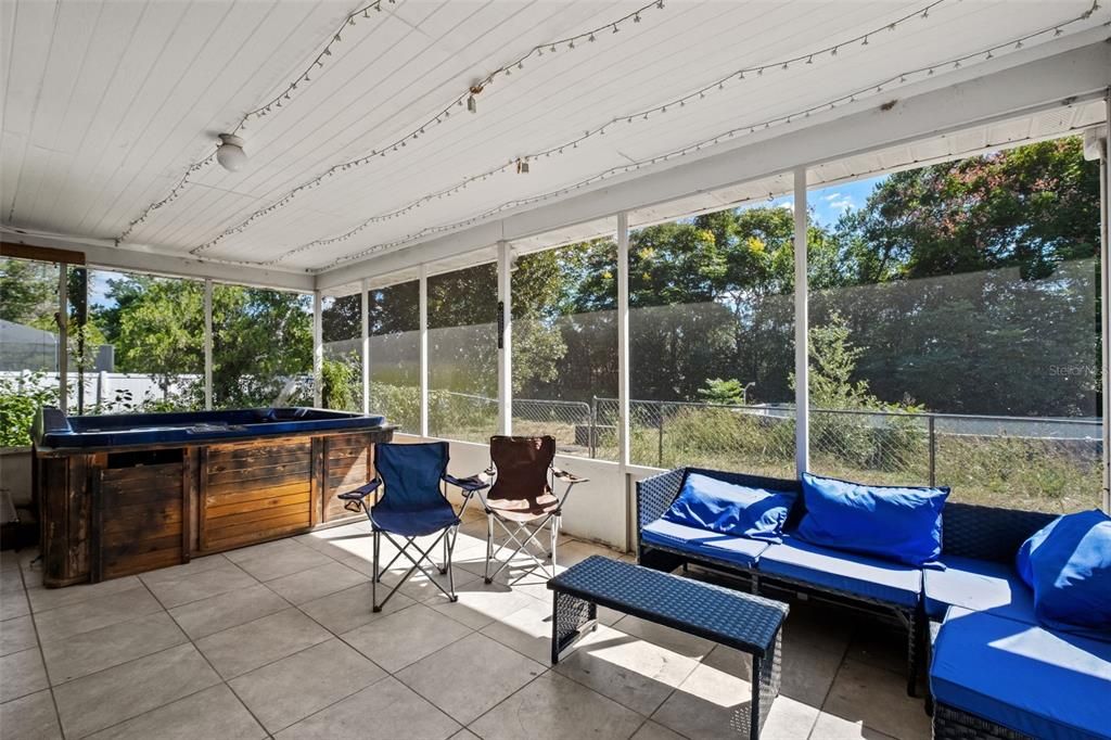 For Sale: $315,000 (3 beds, 2 baths, 1661 Square Feet)
