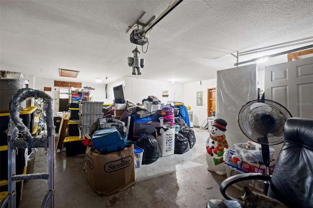 For Sale: $315,000 (3 beds, 2 baths, 1661 Square Feet)