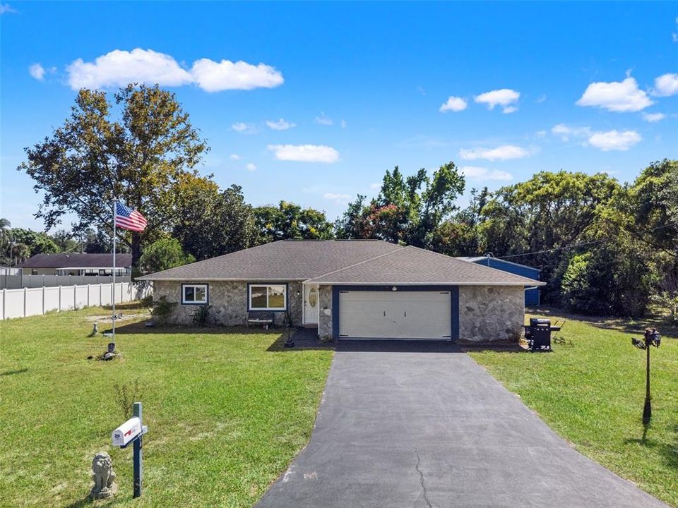 For Sale: $315,000 (3 beds, 2 baths, 1661 Square Feet)