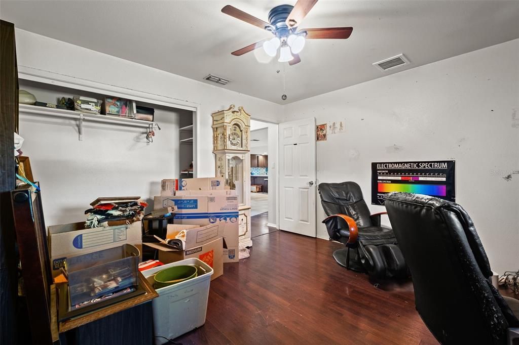 For Sale: $315,000 (3 beds, 2 baths, 1661 Square Feet)
