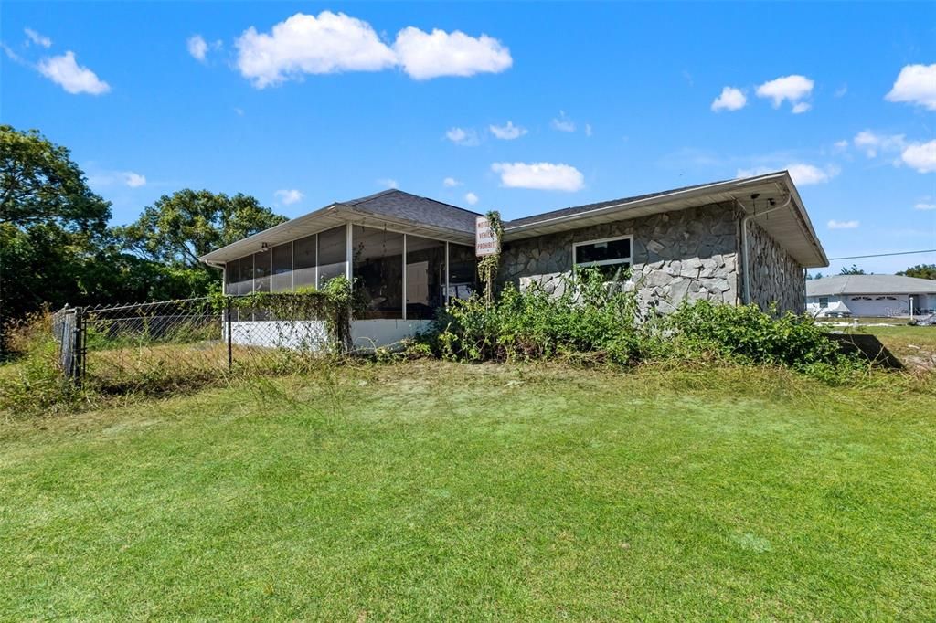 For Sale: $315,000 (3 beds, 2 baths, 1661 Square Feet)
