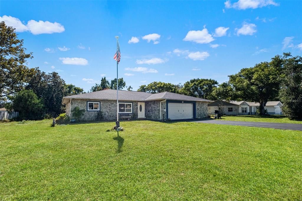For Sale: $315,000 (3 beds, 2 baths, 1661 Square Feet)