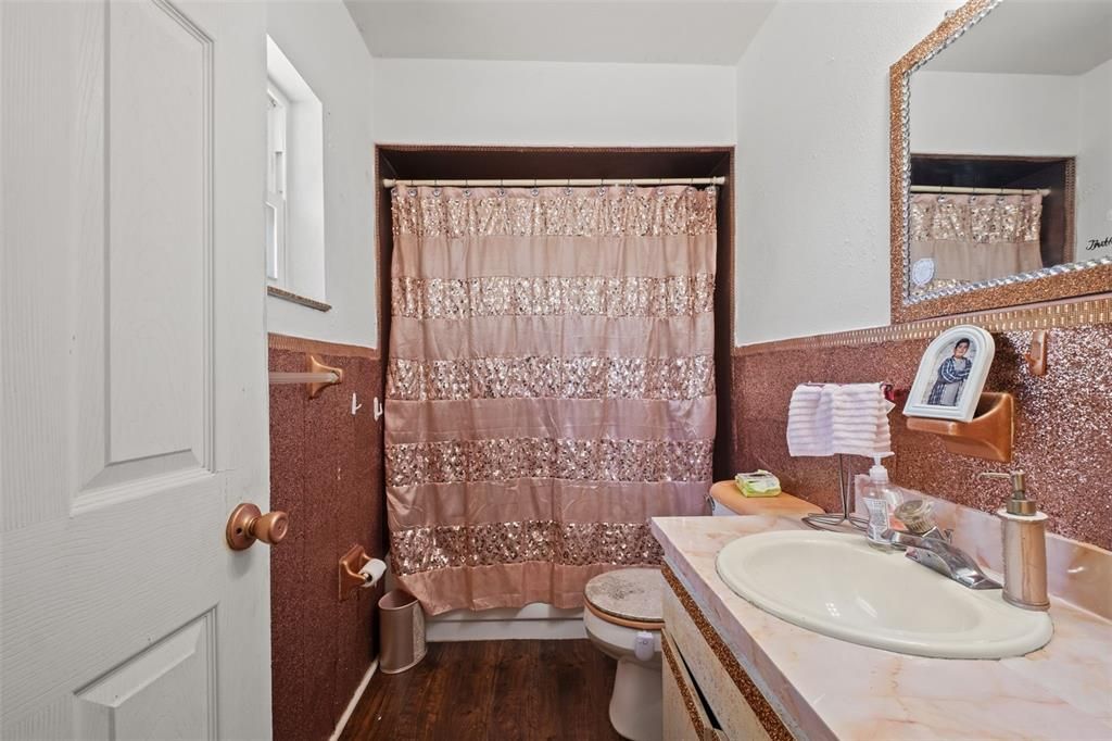 For Sale: $315,000 (3 beds, 2 baths, 1661 Square Feet)