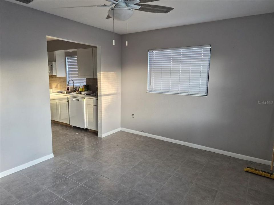 For Rent: $1,500 (2 beds, 1 baths, 840 Square Feet)