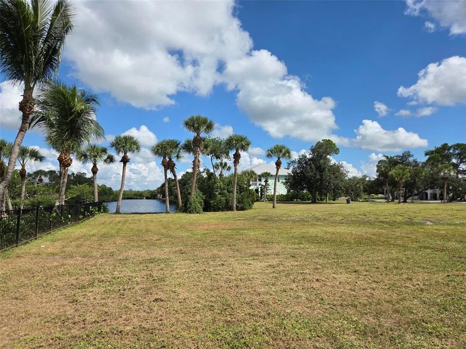 En Venta: $79,900 (0.42 acres)