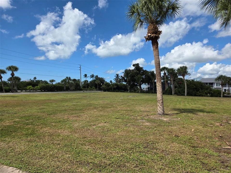 En Venta: $79,900 (0.42 acres)