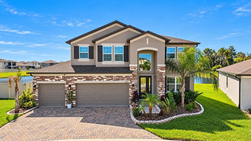 For Sale: $575,000 (6 beds, 4 baths, 3566 Square Feet)