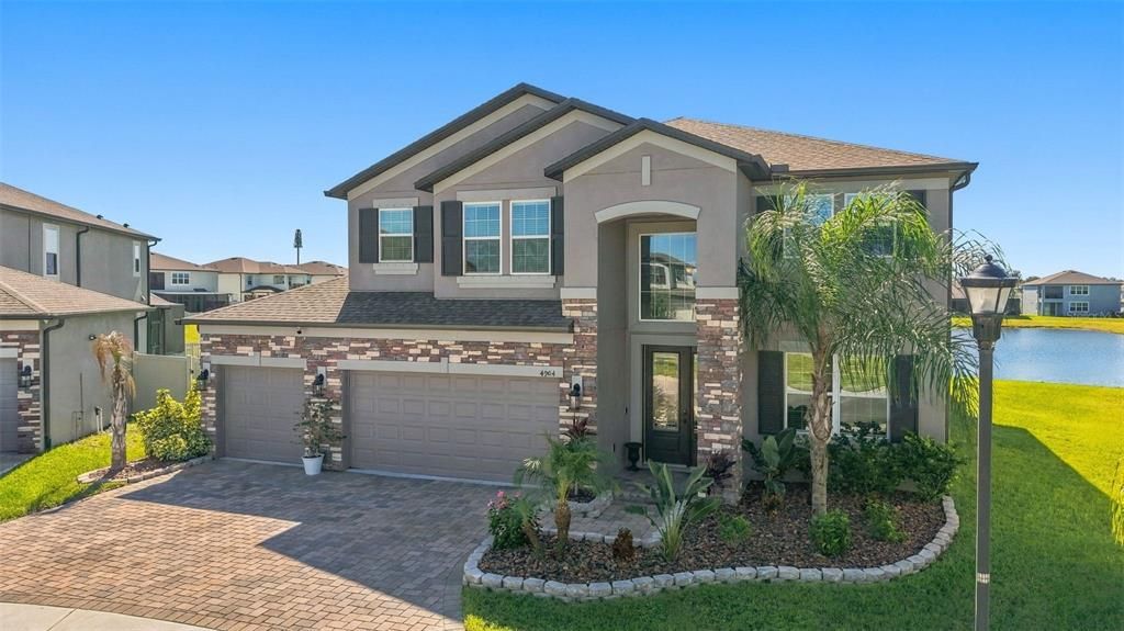 For Sale: $575,000 (6 beds, 4 baths, 3566 Square Feet)