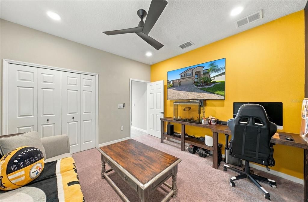 For Sale: $575,000 (6 beds, 4 baths, 3566 Square Feet)