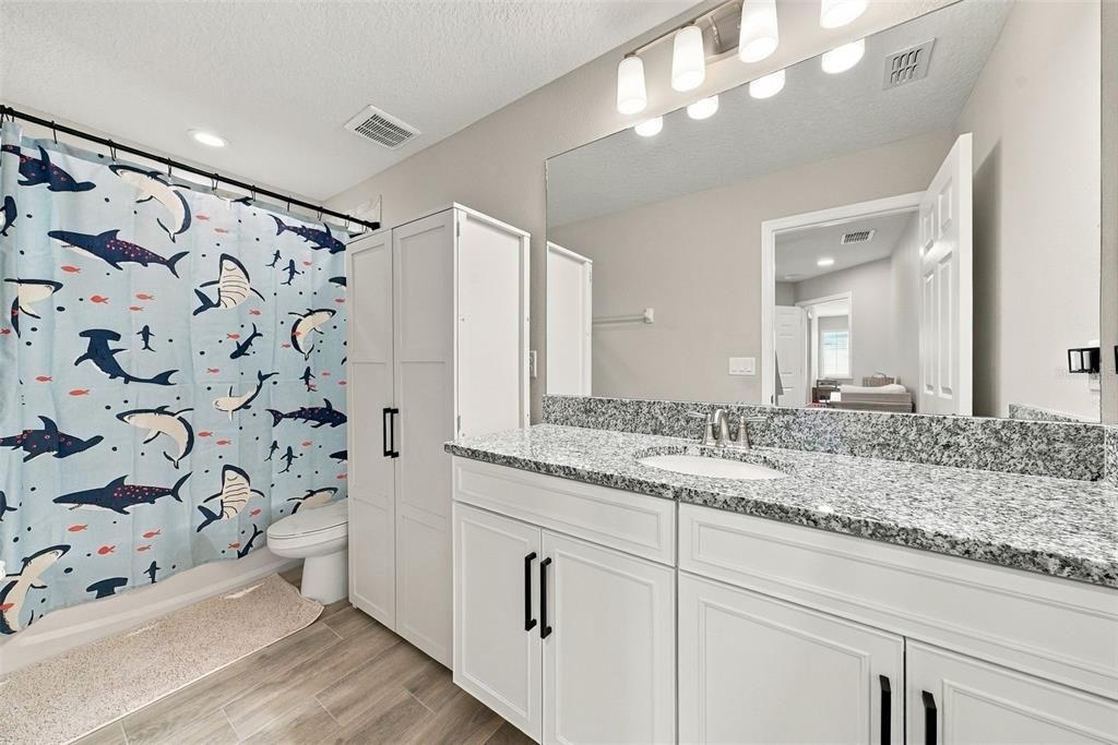 For Sale: $575,000 (6 beds, 4 baths, 3566 Square Feet)