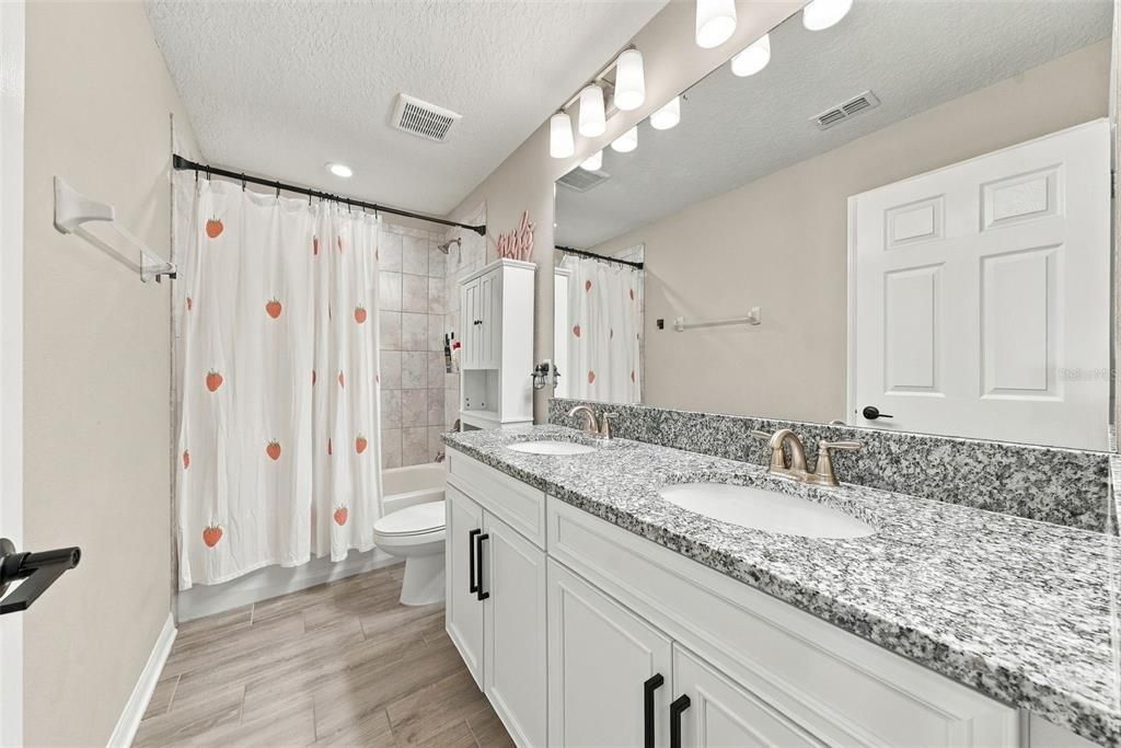 For Sale: $575,000 (6 beds, 4 baths, 3566 Square Feet)