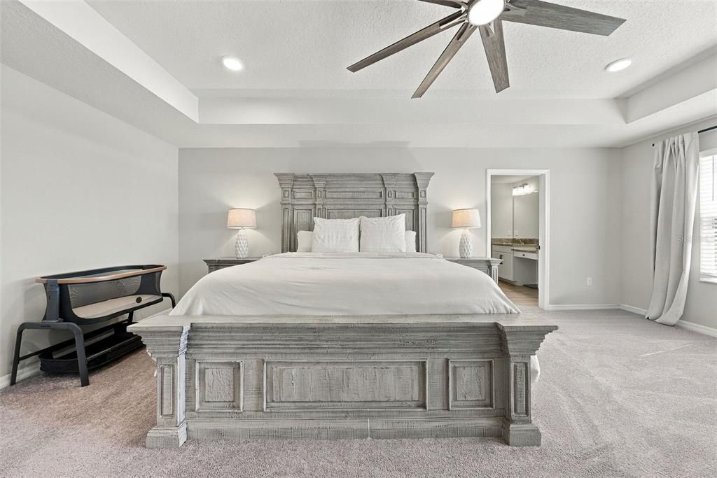 For Sale: $575,000 (6 beds, 4 baths, 3566 Square Feet)