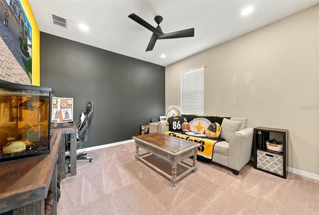 For Sale: $575,000 (6 beds, 4 baths, 3566 Square Feet)