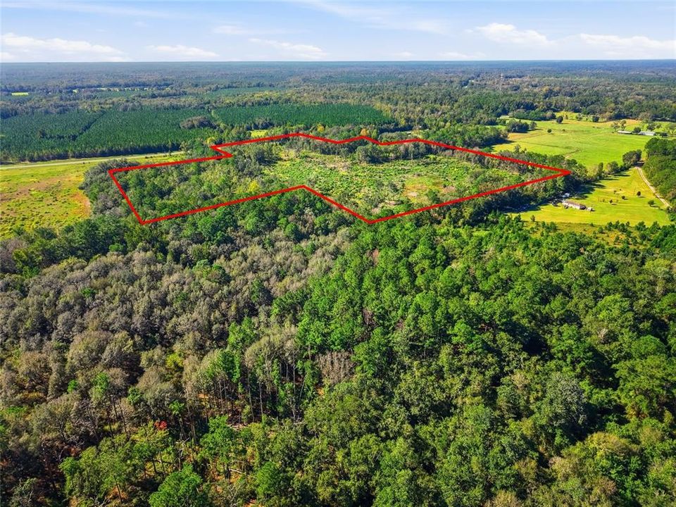 На продажу: $524,500 (26.65 acres)