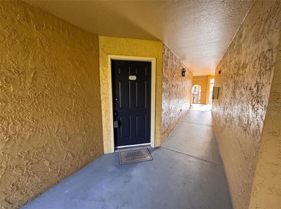 For Sale: $158,000 (1 beds, 1 baths, 711 Square Feet)