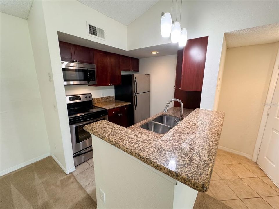 For Sale: $158,000 (1 beds, 1 baths, 711 Square Feet)