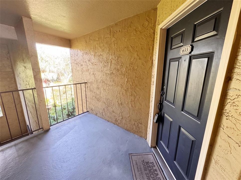 For Sale: $158,000 (1 beds, 1 baths, 711 Square Feet)
