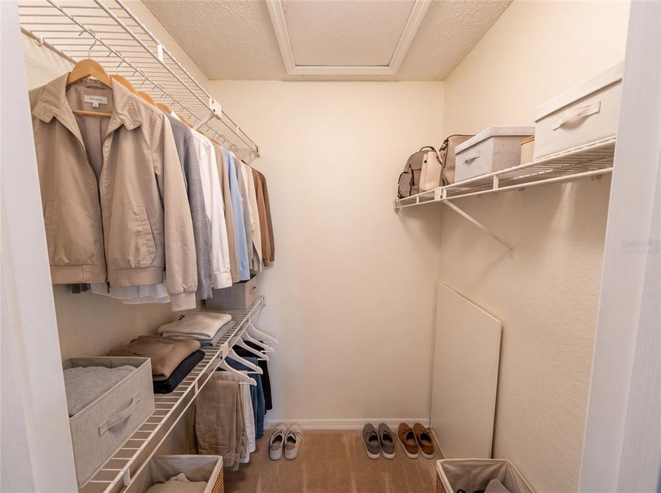 For Sale: $158,000 (1 beds, 1 baths, 711 Square Feet)