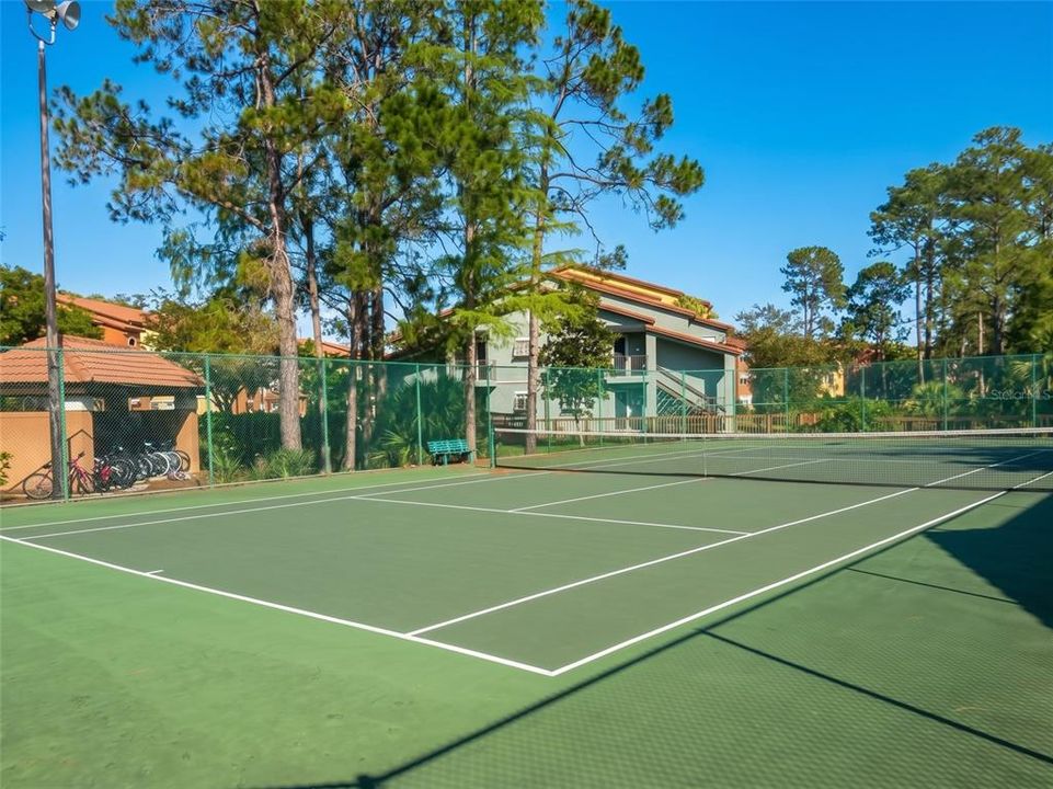 For Sale: $158,000 (1 beds, 1 baths, 711 Square Feet)