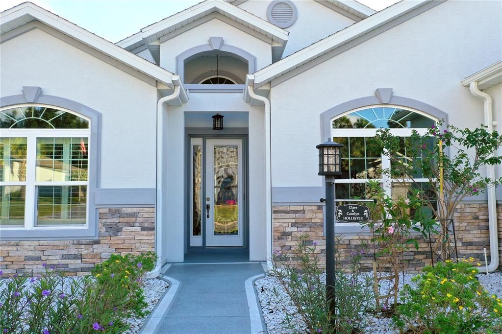 For Sale: $549,900 (3 beds, 2 baths, 1895 Square Feet)