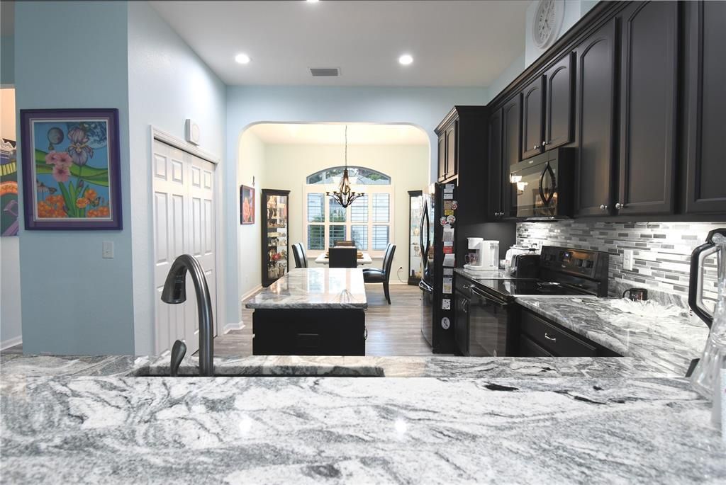 For Sale: $549,900 (3 beds, 2 baths, 1895 Square Feet)