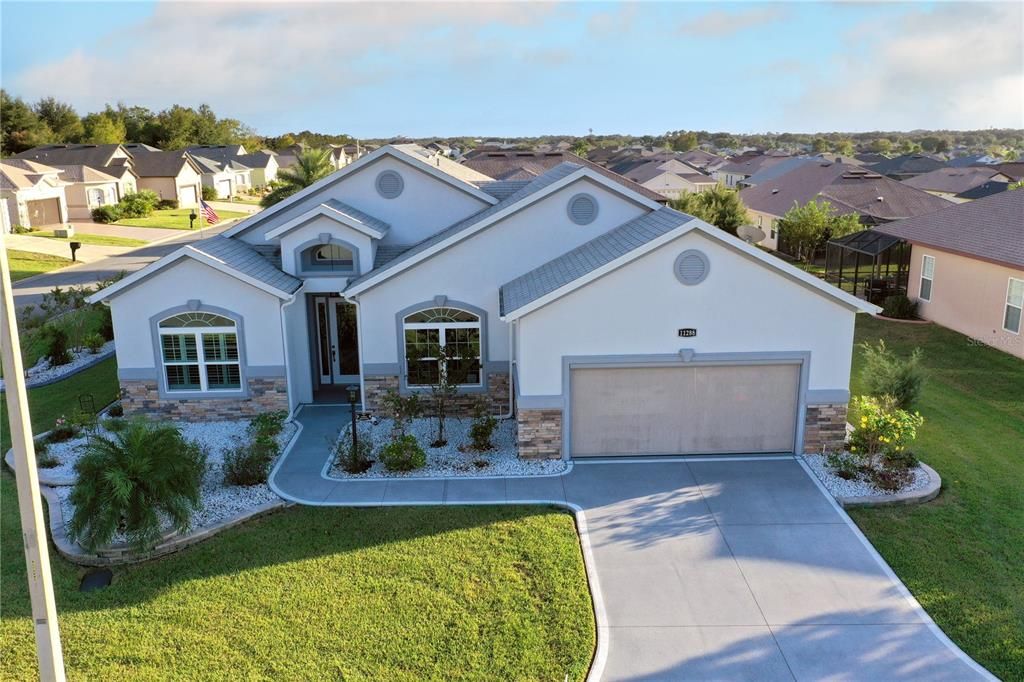 For Sale: $549,900 (3 beds, 2 baths, 1895 Square Feet)