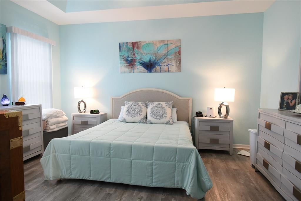 For Sale: $549,900 (3 beds, 2 baths, 1895 Square Feet)