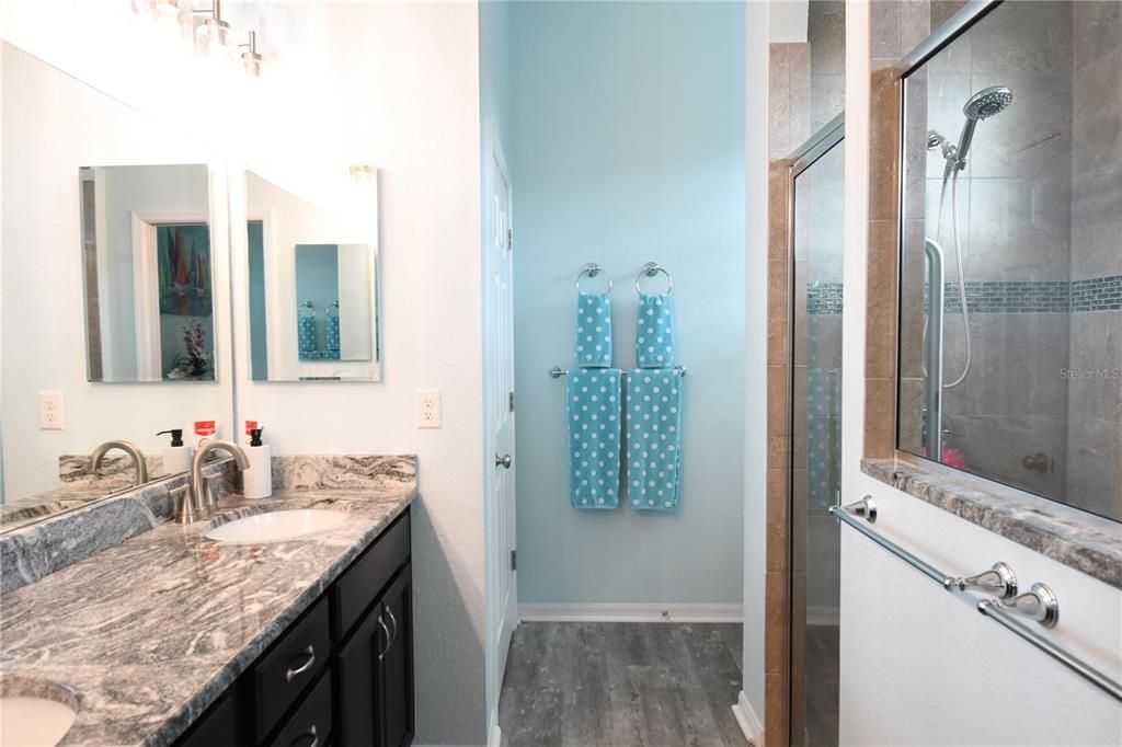 For Sale: $549,900 (3 beds, 2 baths, 1895 Square Feet)