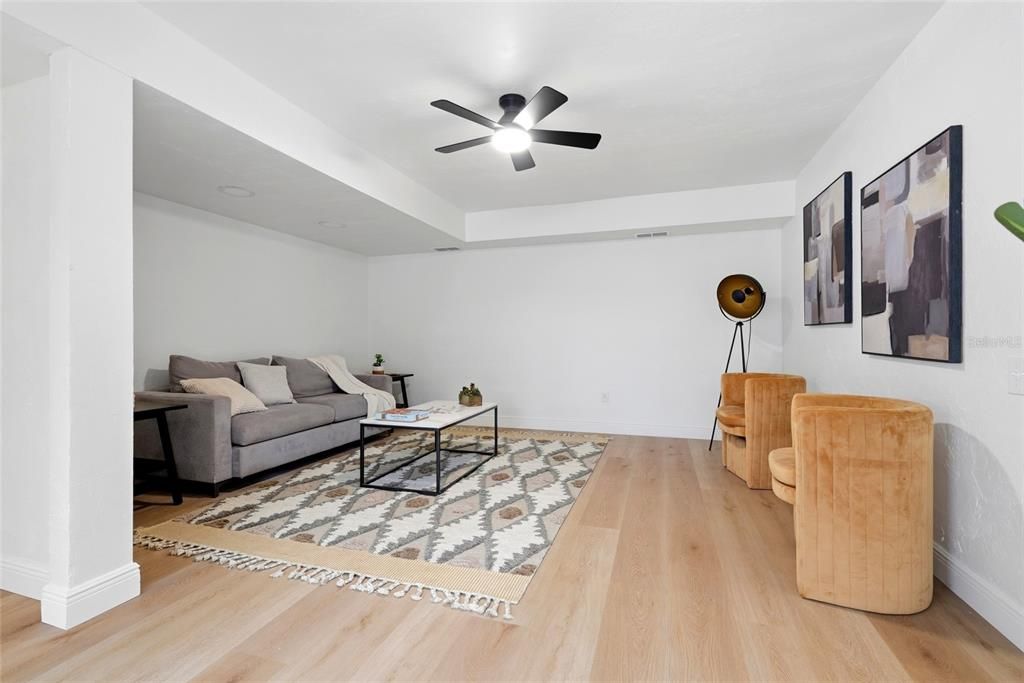 En Venta: $499,900 (4 camas, 2 baños, 2416 Pies cuadrados)