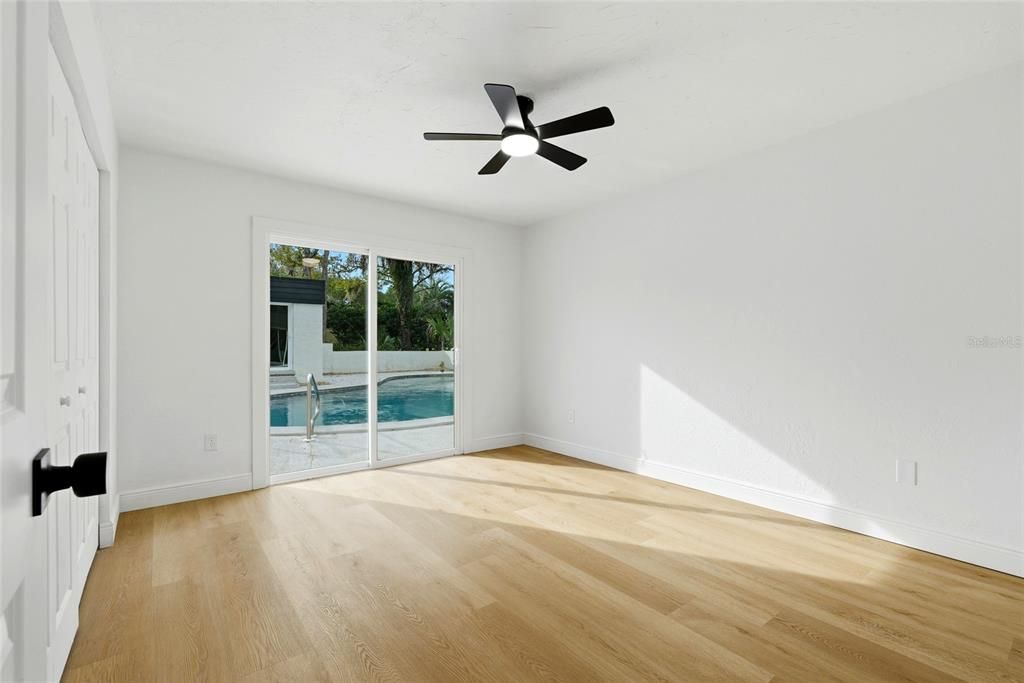 En Venta: $499,900 (4 camas, 2 baños, 2416 Pies cuadrados)