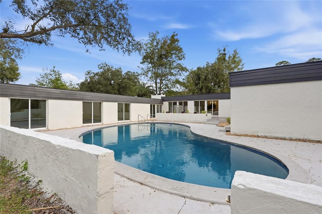 En Venta: $499,900 (4 camas, 2 baños, 2416 Pies cuadrados)