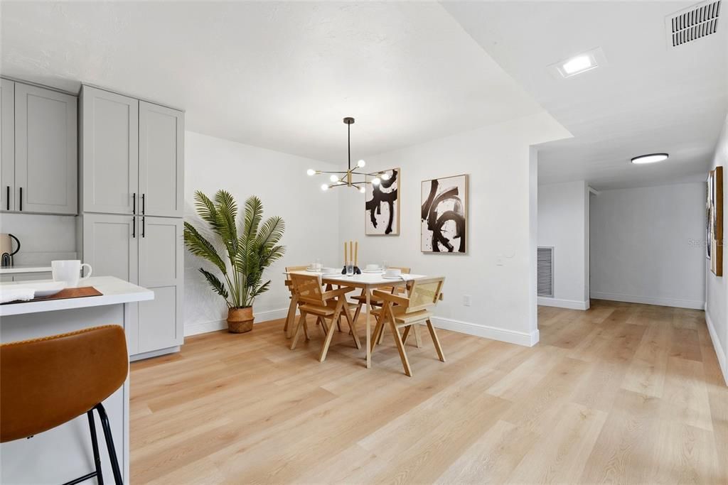 En Venta: $499,900 (4 camas, 2 baños, 2416 Pies cuadrados)